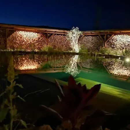 With Private Pool, Garden Apartment *