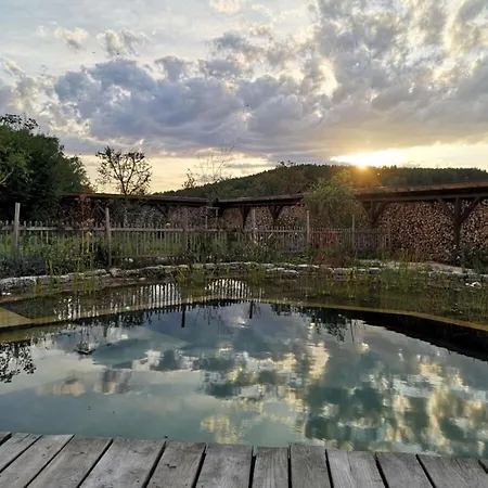 Apartment With Private Pool, Garden *